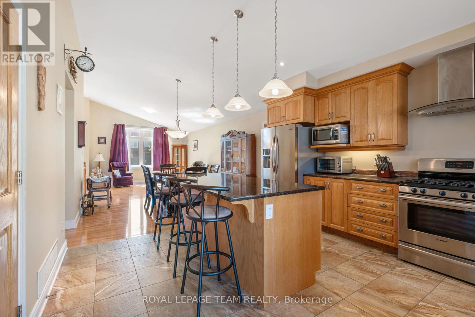 Photo 10 of 115 York Crossing Road, Russell ON