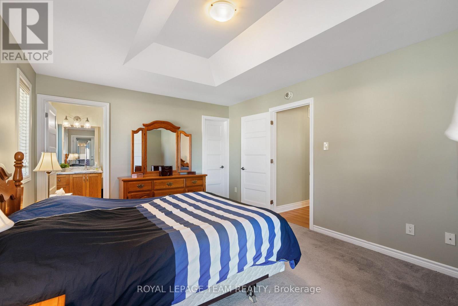 Photo 15 of 115 York Crossing Road, Russell ON