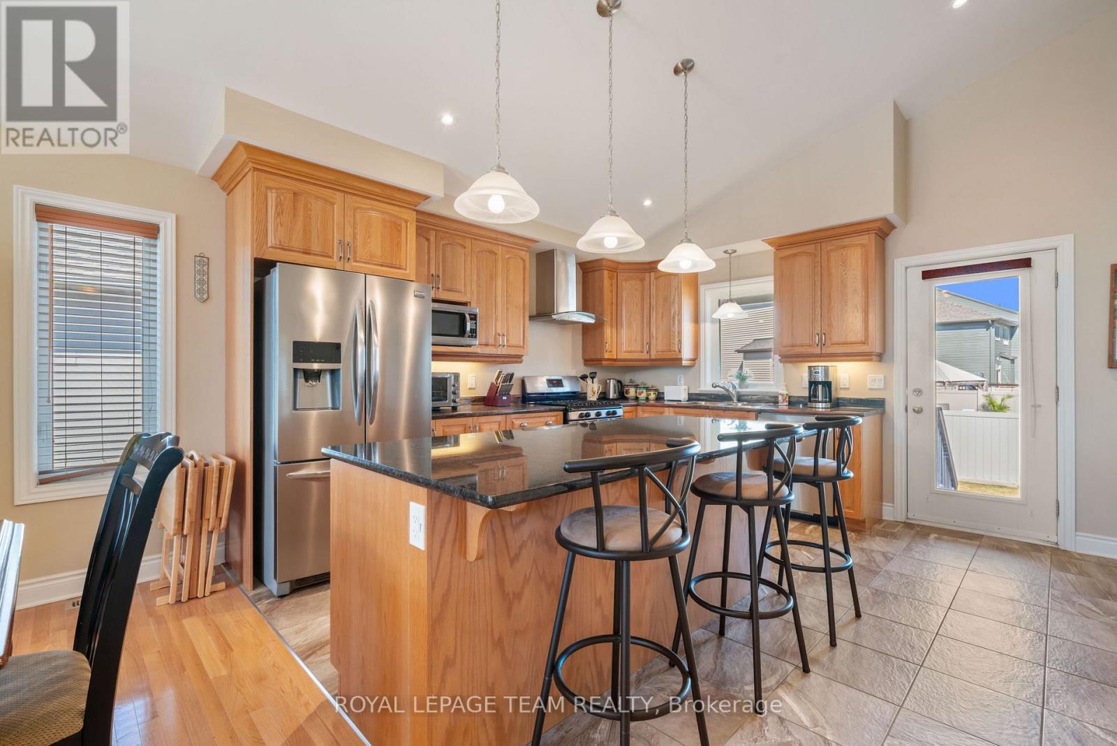 Photo 11 of 115 York Crossing Road, Russell ON