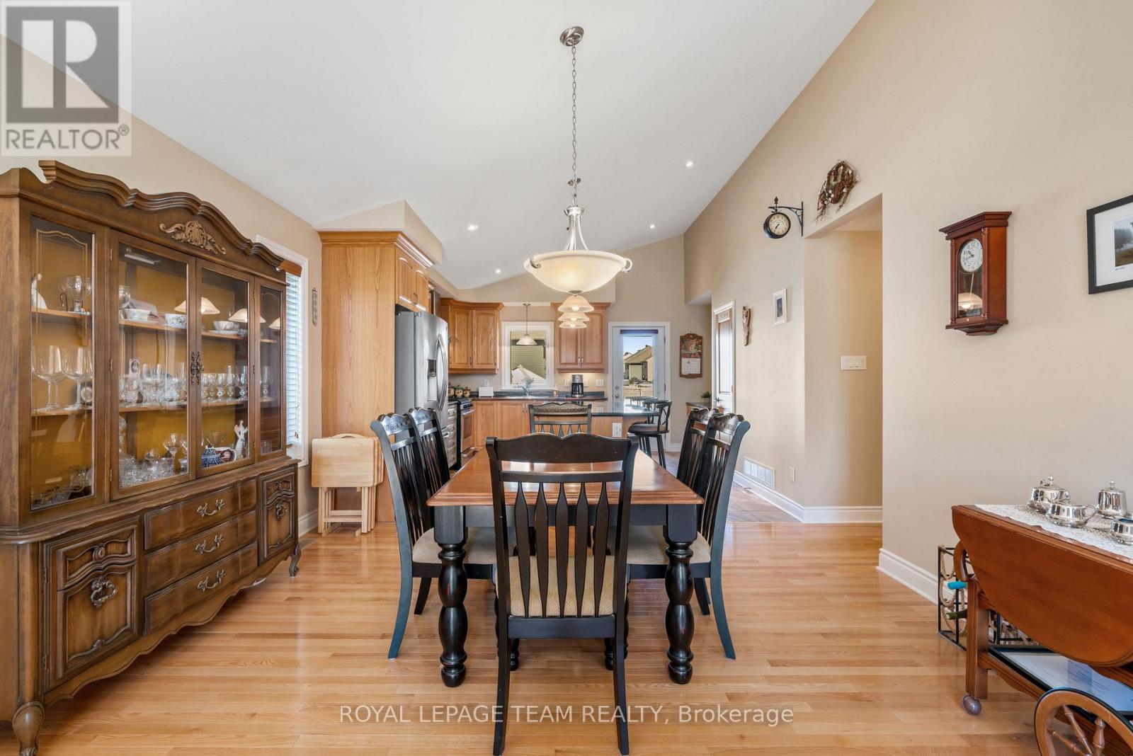 Photo 12 of 115 York Crossing Road, Russell ON
