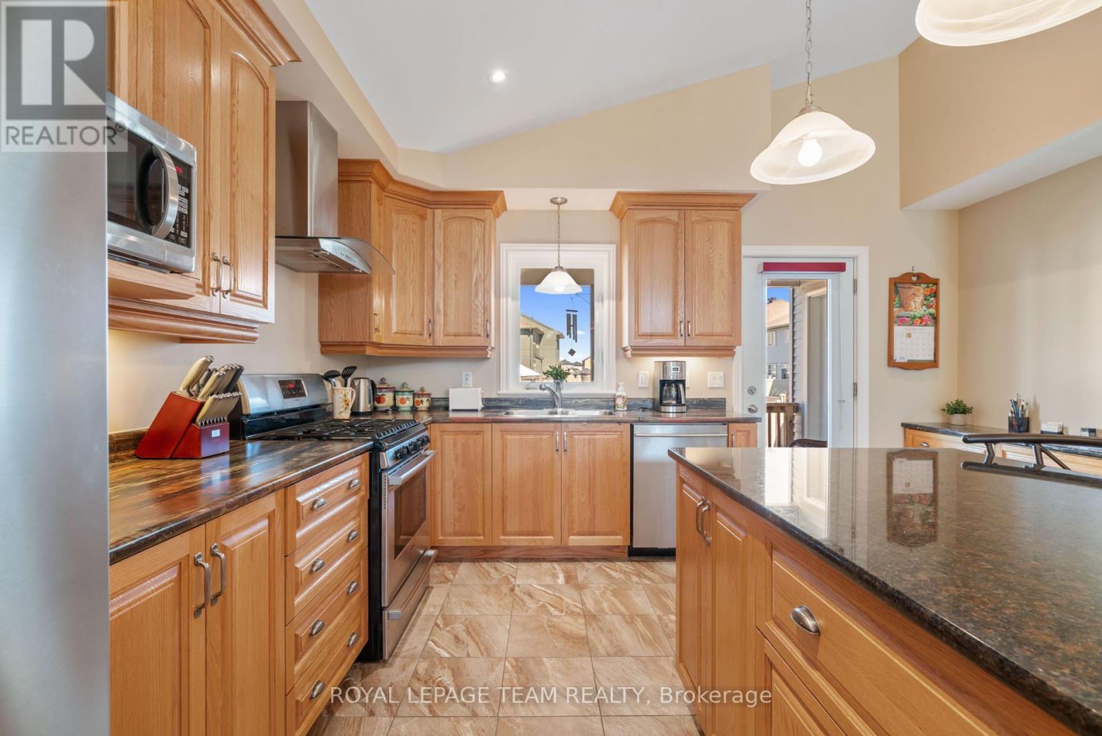 Photo 8 of 115 York Crossing Road, Russell ON