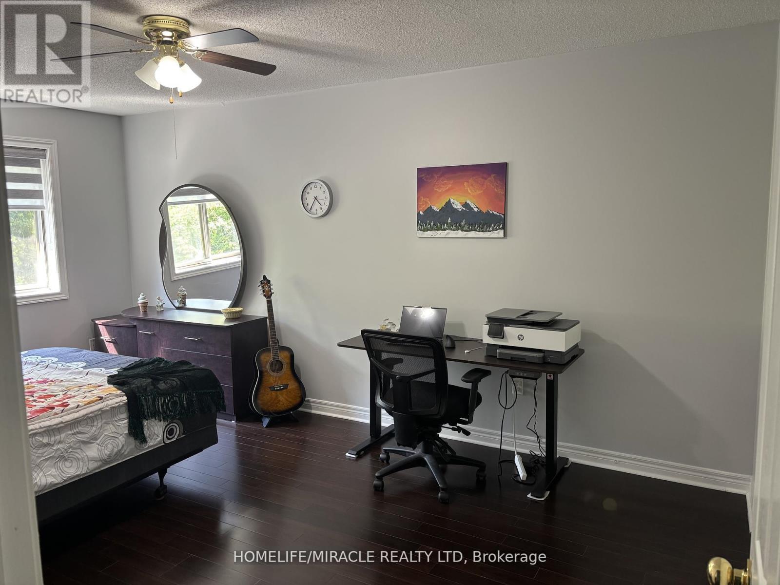 Photo 12 of 17 7385 Magistrate Terrace, Mississauga ON