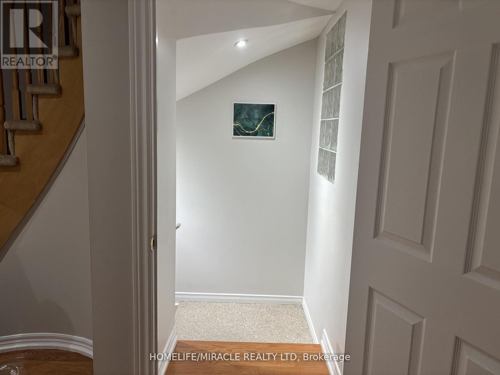 Photo 3 of 17 7385 Magistrate Terrace, Mississauga ON
