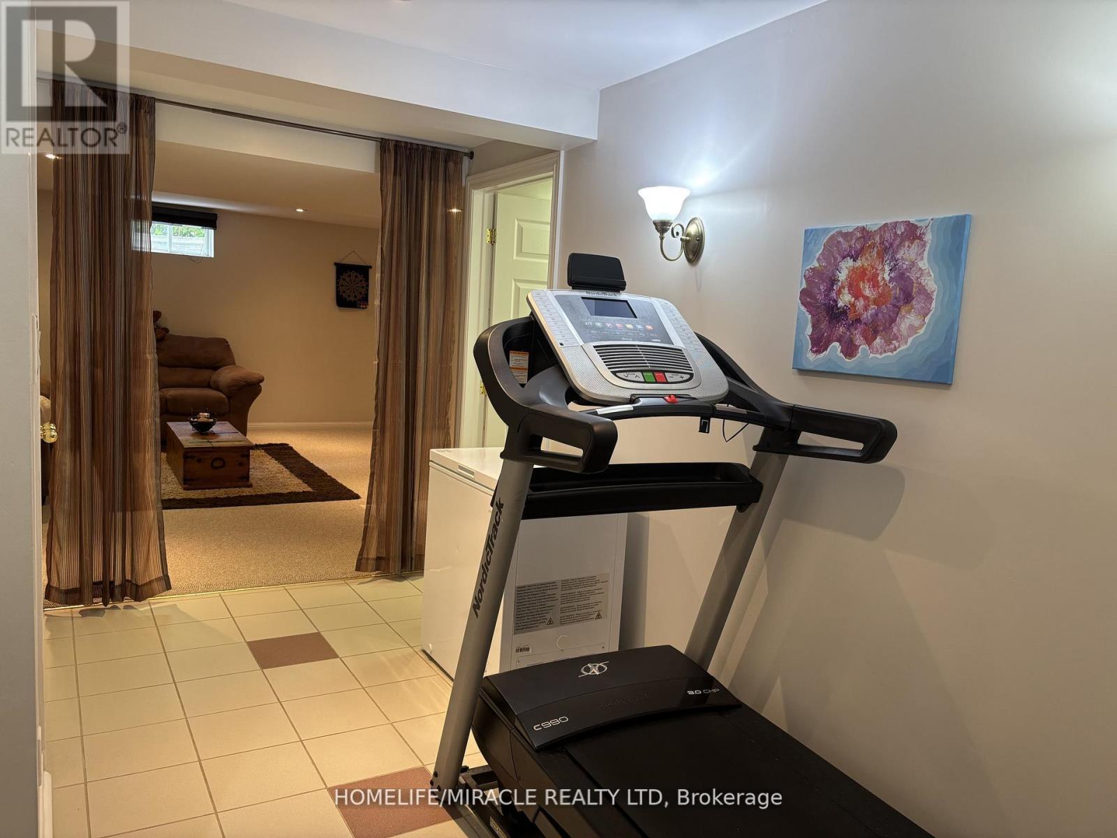 Photo 11 of 17 7385 Magistrate Terrace, Mississauga ON