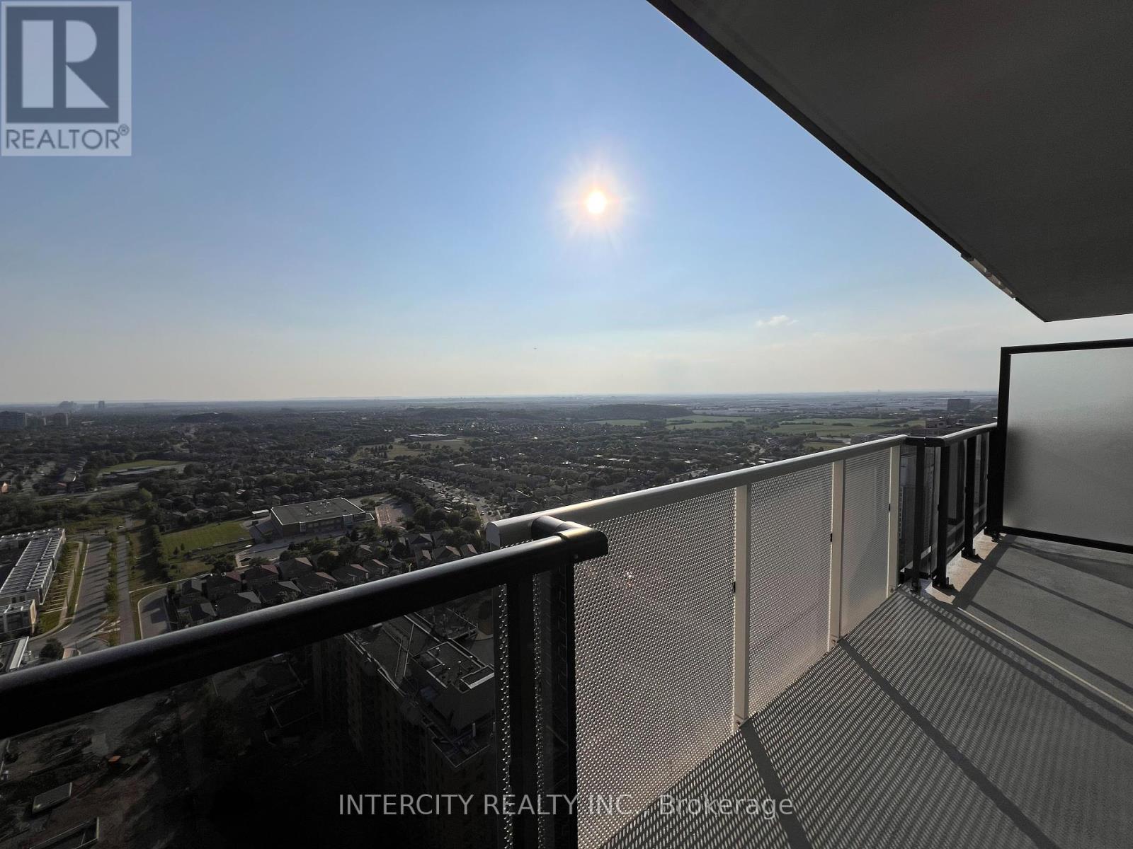 Photo 3 of 2807 5105 Hurontario Street, Mississauga ON