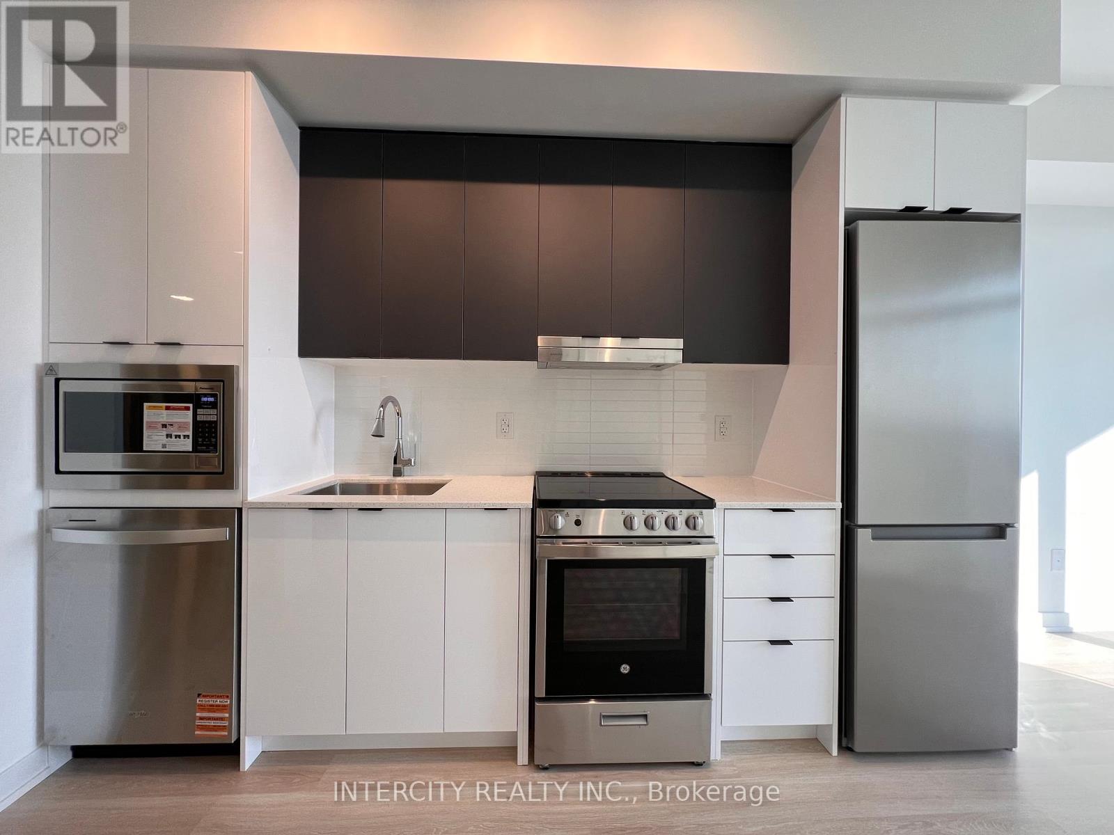Photo 1 of 2807 5105 Hurontario Street, Mississauga ON
