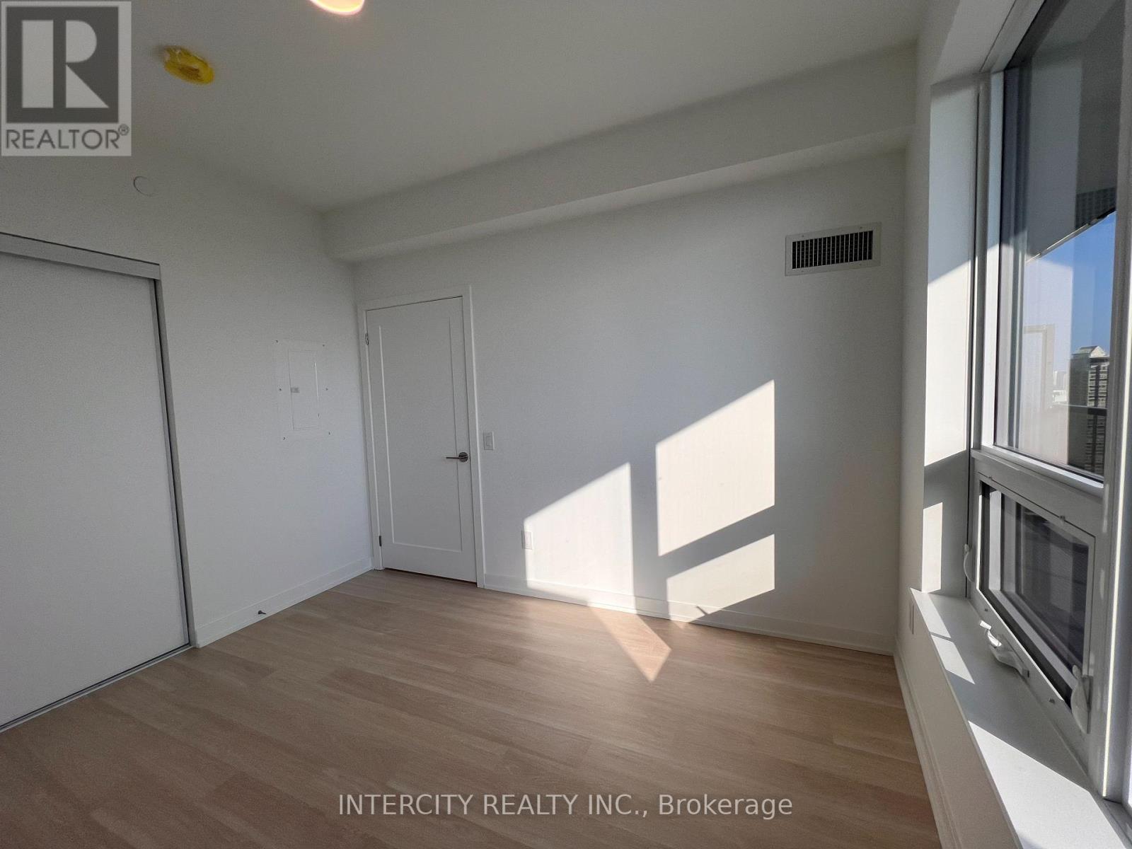 Photo 9 of 2807 5105 Hurontario Street, Mississauga ON