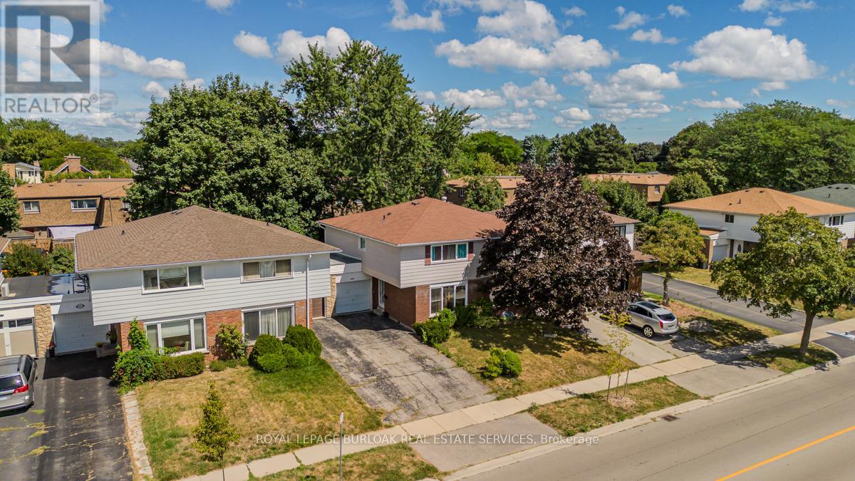 Photo 5 of 4050 Longmoor Drive, Burlington ON