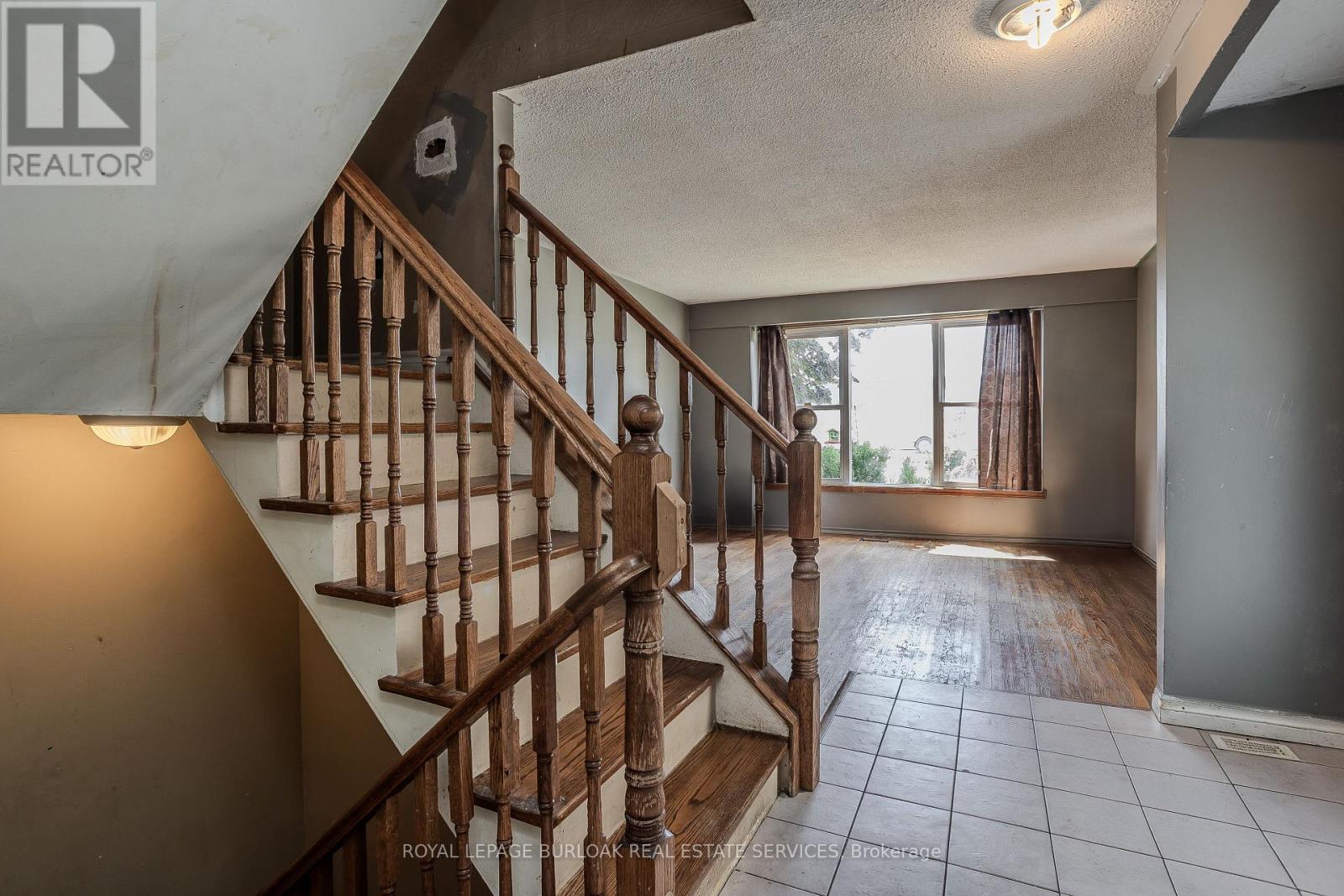 Photo 15 of 4050 Longmoor Drive, Burlington ON
