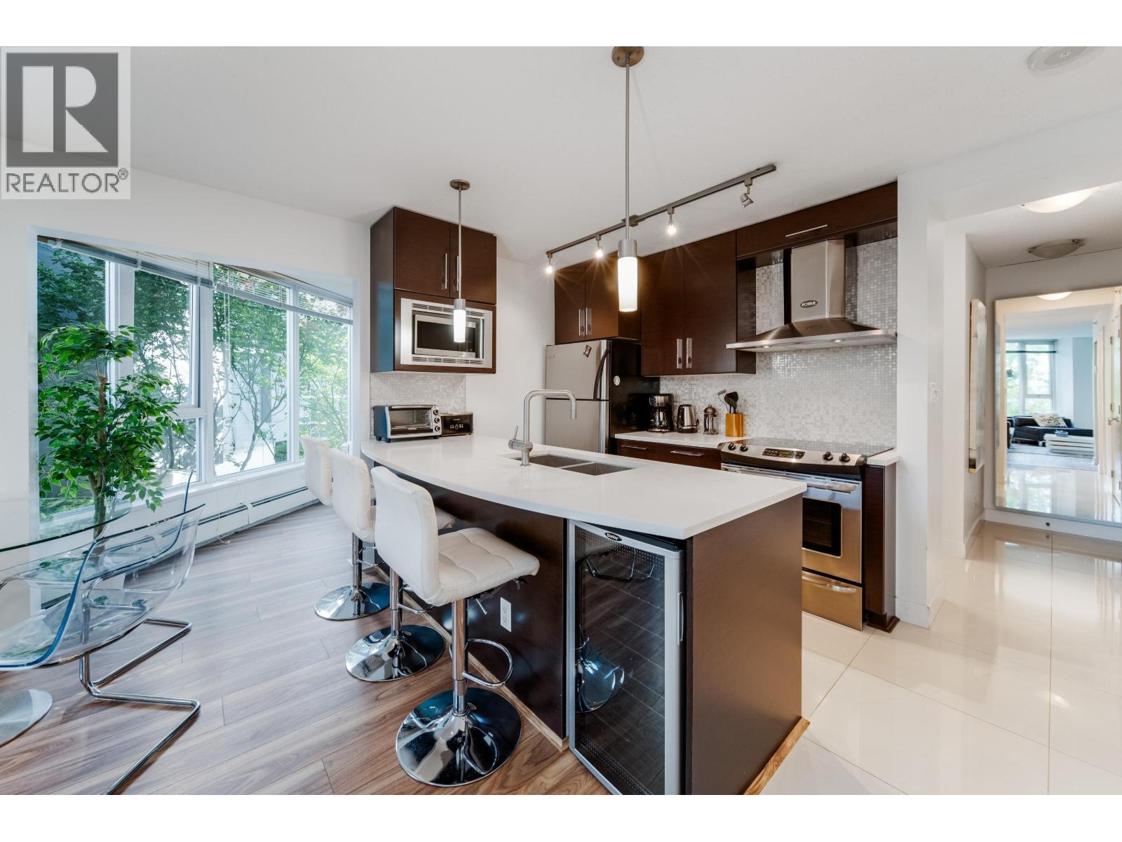 Photo 12 of 301 689 Abbott Street, Vancouver BC