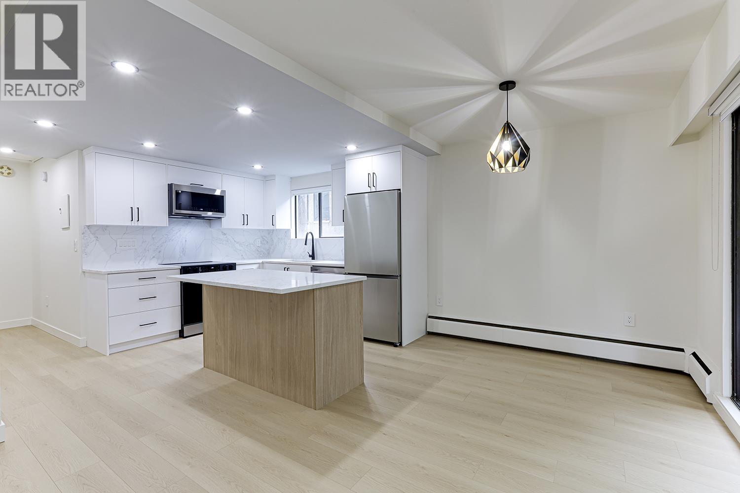 Photo 10 of 202 1165 Burnaby Street, Vancouver BC