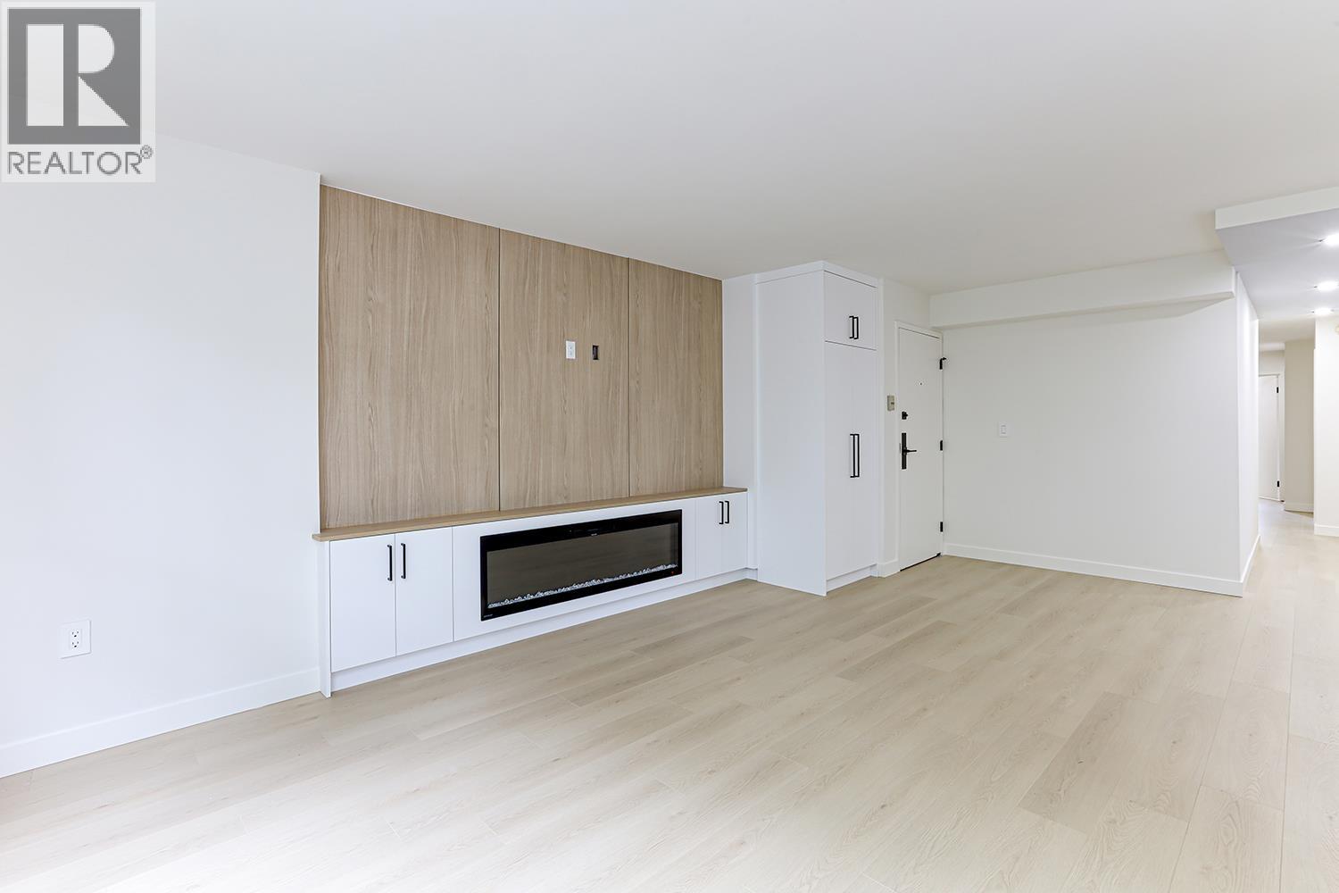 Photo 3 of 202 1165 Burnaby Street, Vancouver BC
