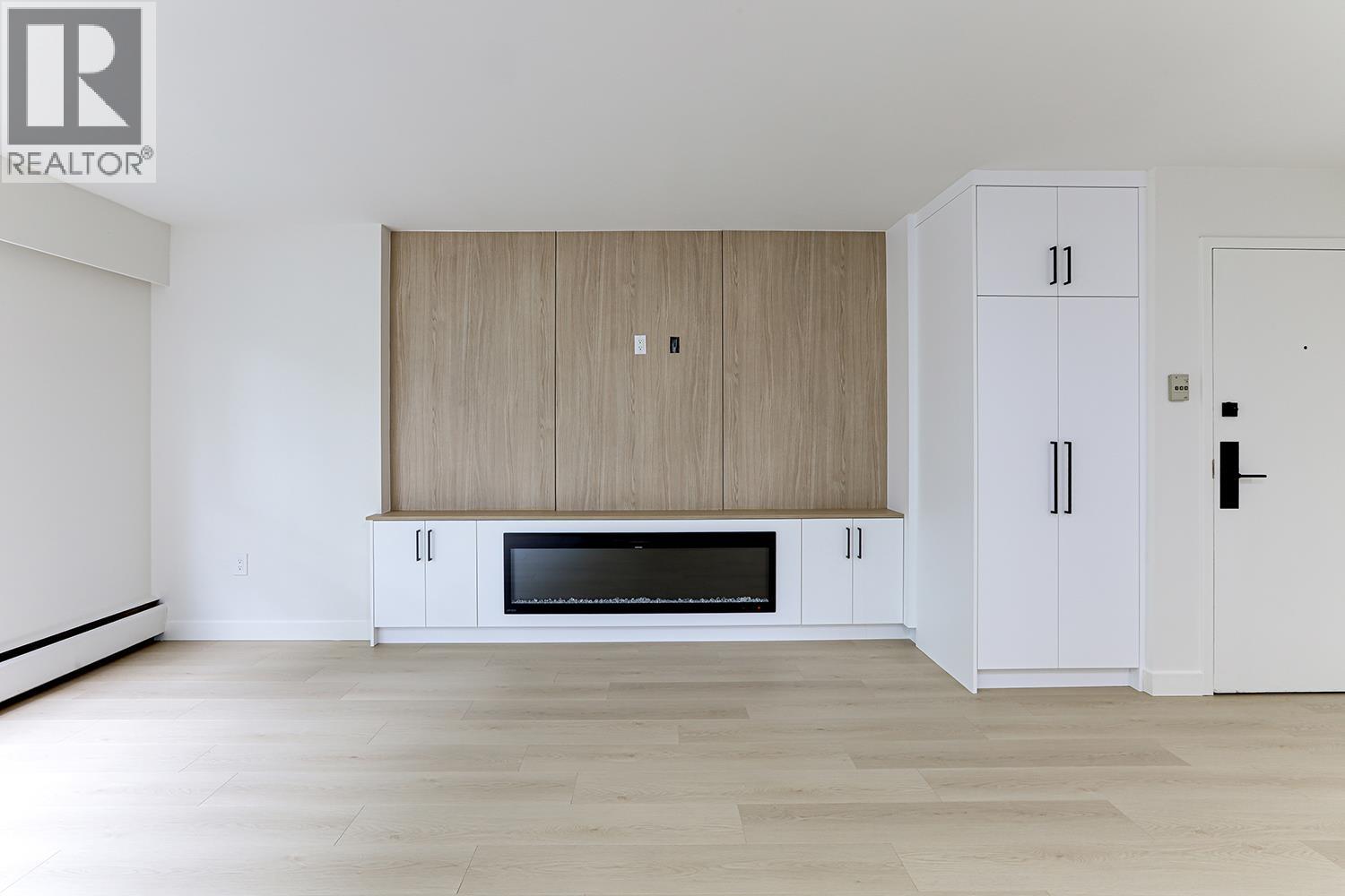 Photo 7 of 202 1165 Burnaby Street, Vancouver BC