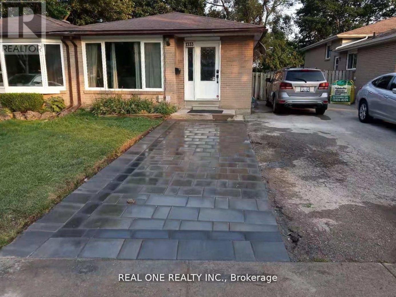 Photo 1 of Upper 1333 Playford Road, Mississauga ON