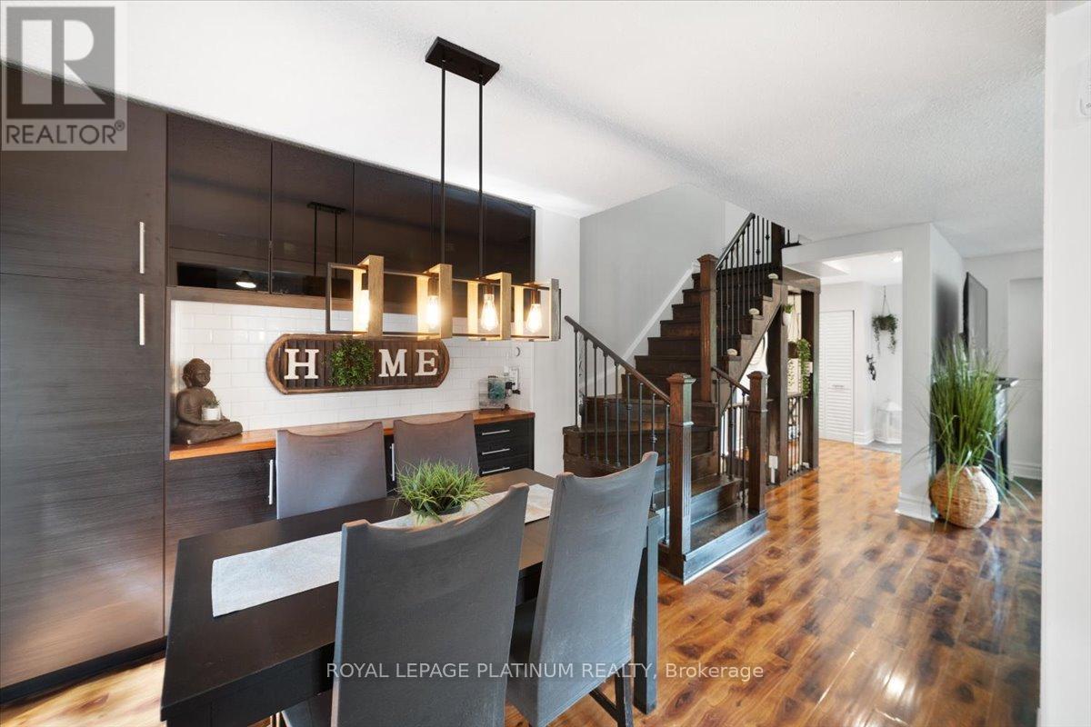 Photo 13 of 93 Elmvale Avenue, Brampton ON