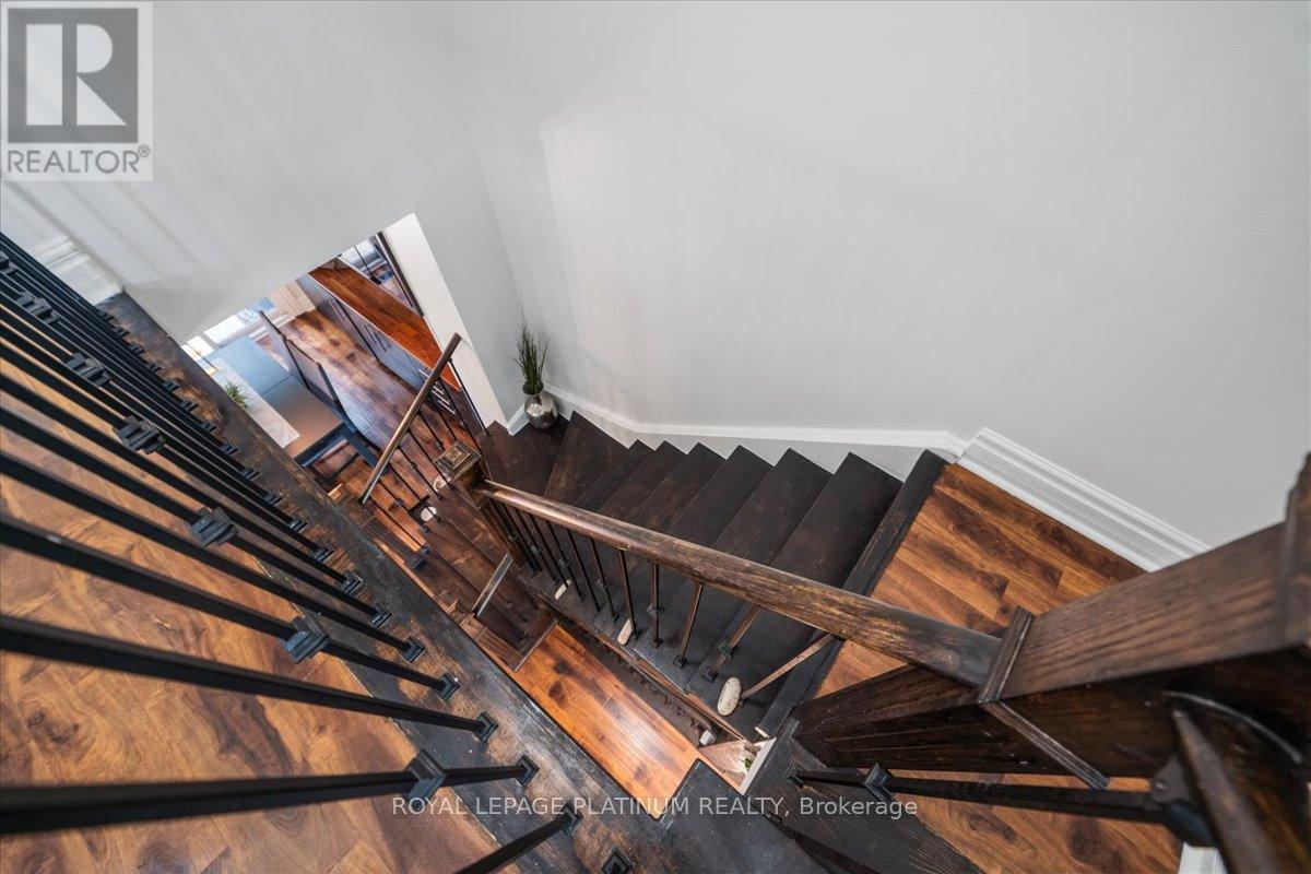 Photo 9 of 93 Elmvale Avenue, Brampton ON