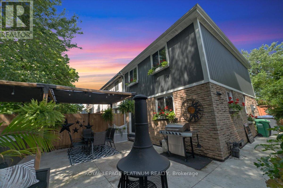 Photo 40 of 93 Elmvale Avenue, Brampton ON