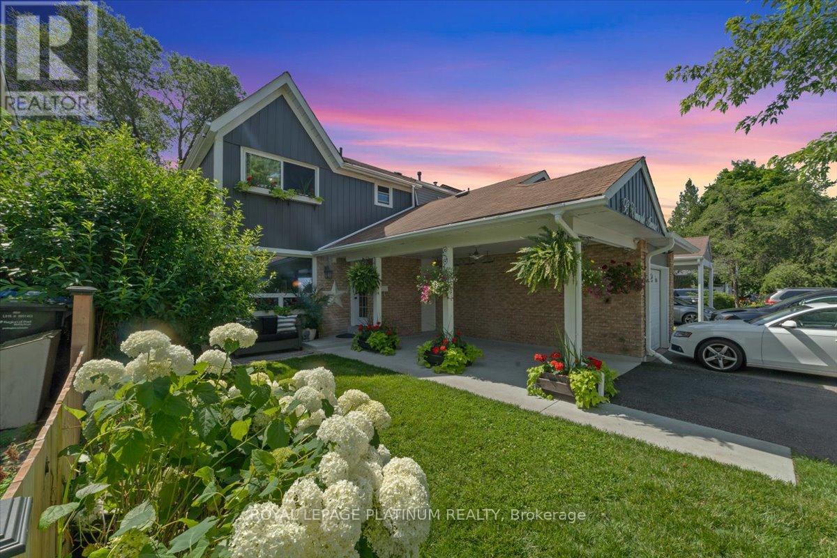 Photo 24 of 93 Elmvale Avenue, Brampton ON
