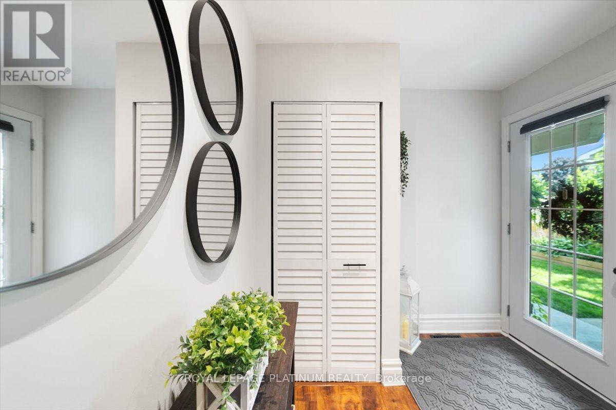 Photo 21 of 93 Elmvale Avenue, Brampton ON