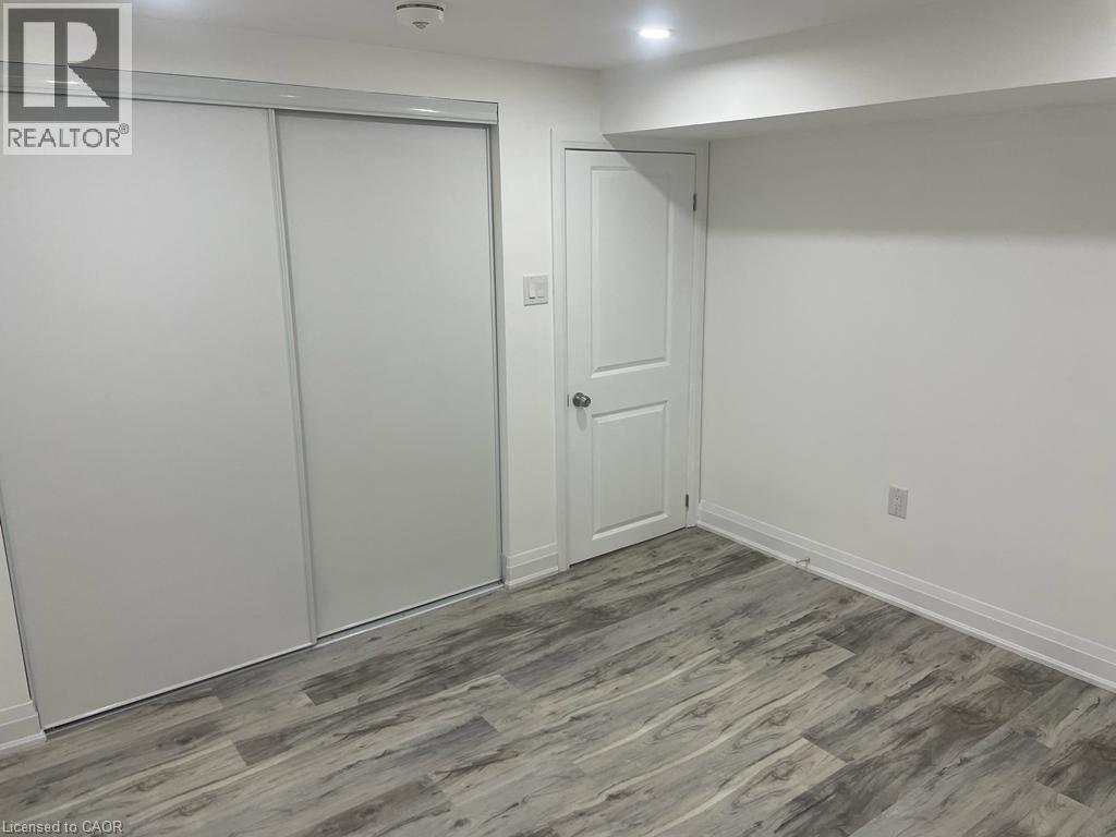 Photo 3 of 17 Fisher Crescent, Hamilton ON