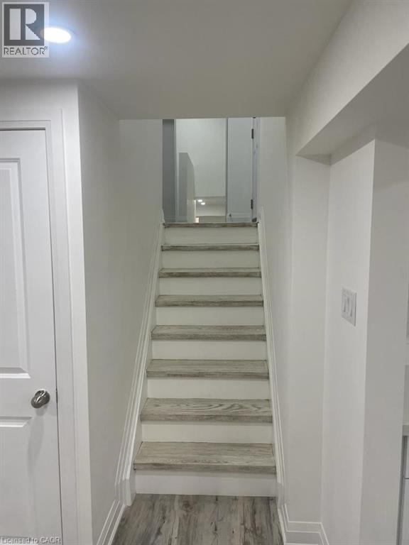 Photo 7 of 17 Fisher Crescent, Hamilton ON