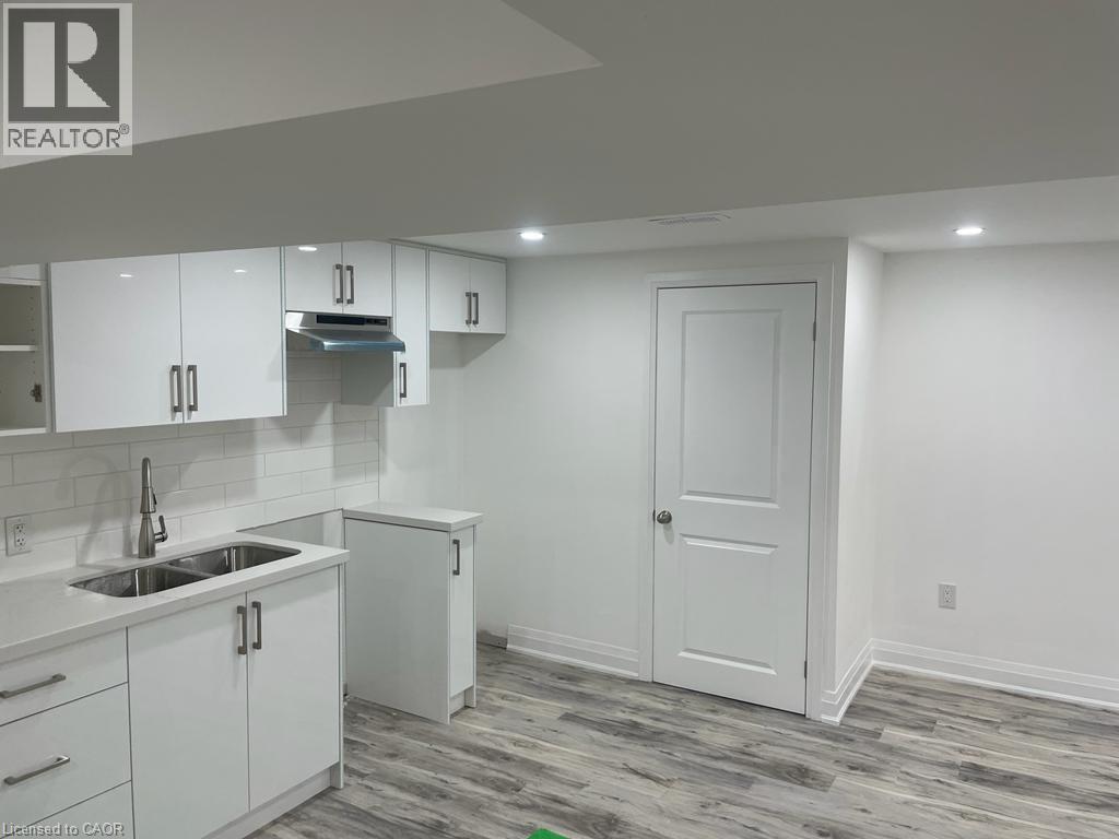 Photo 1 of 17 Fisher Crescent, Hamilton ON