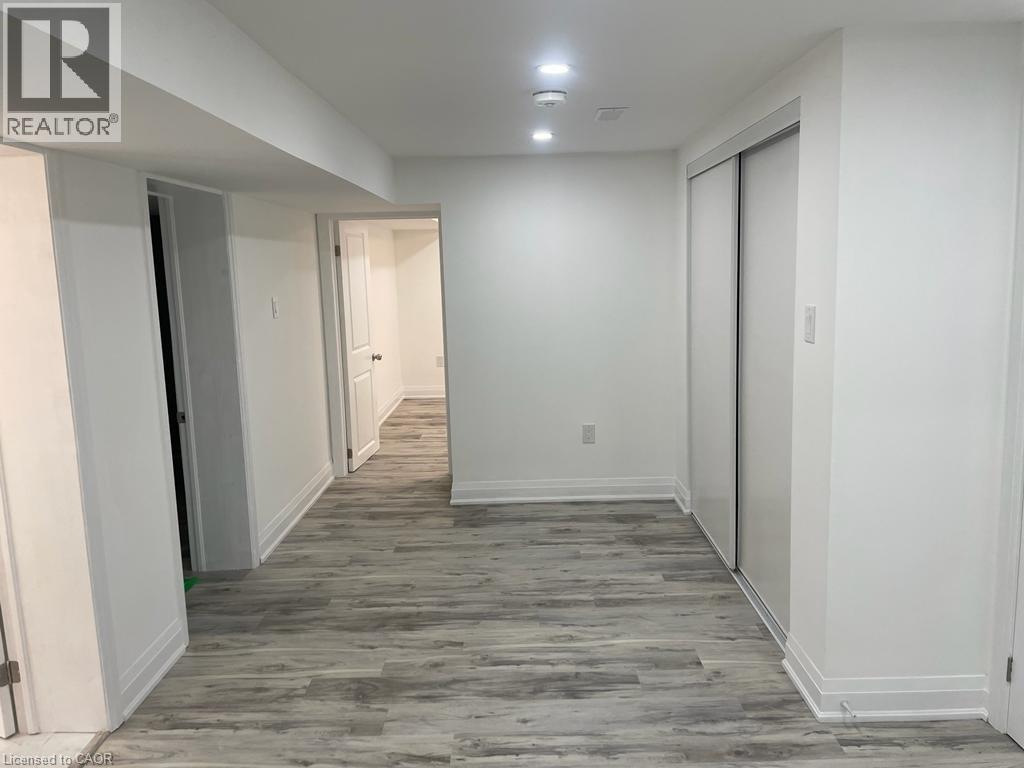 Photo 12 of 17 Fisher Crescent, Hamilton ON