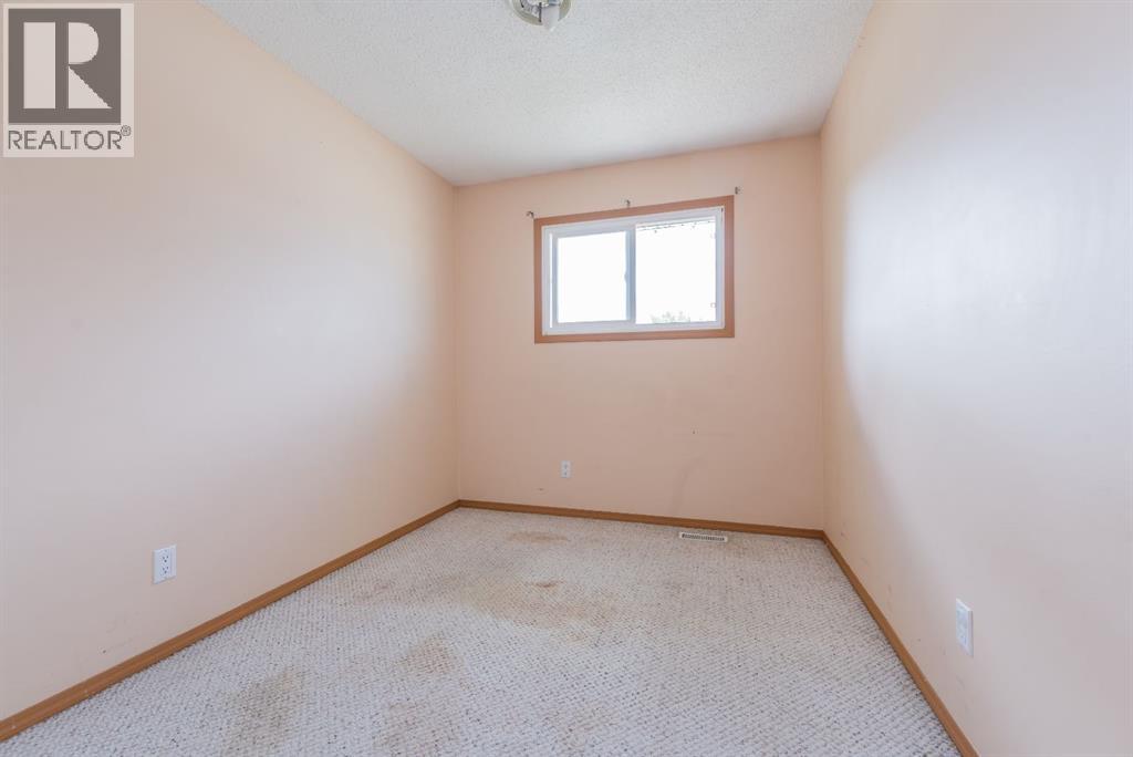 Single Family House Bungalow for Sale in   Avenue Mountview Grande Prairie 