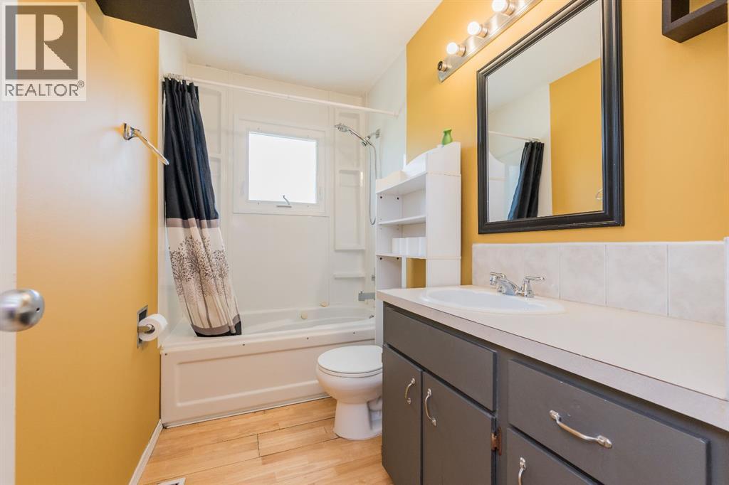 Single Family House Bungalow for Sale in   Avenue Mountview Grande Prairie 