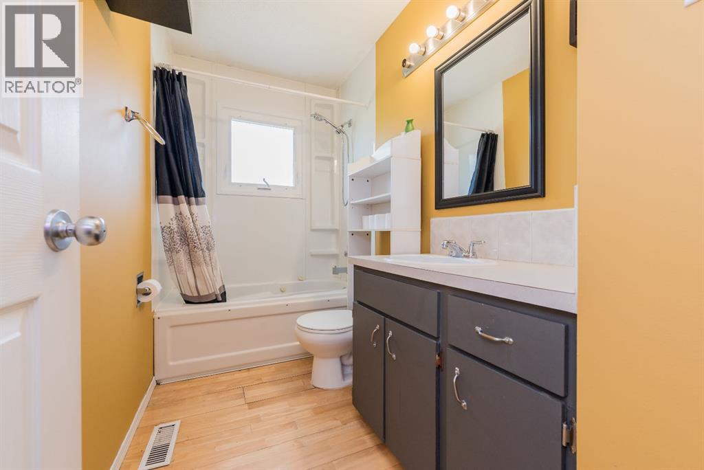 Single Family House Bungalow for Sale in   Avenue Mountview Grande Prairie 