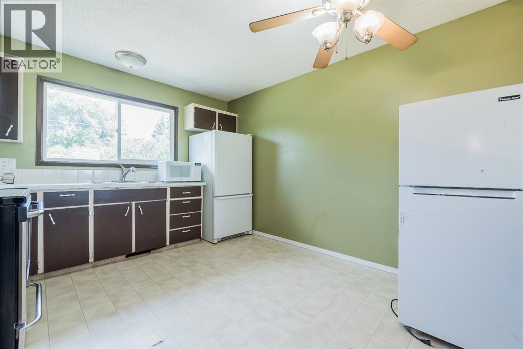 Single Family House Bungalow for Sale in   Avenue Mountview Grande Prairie 