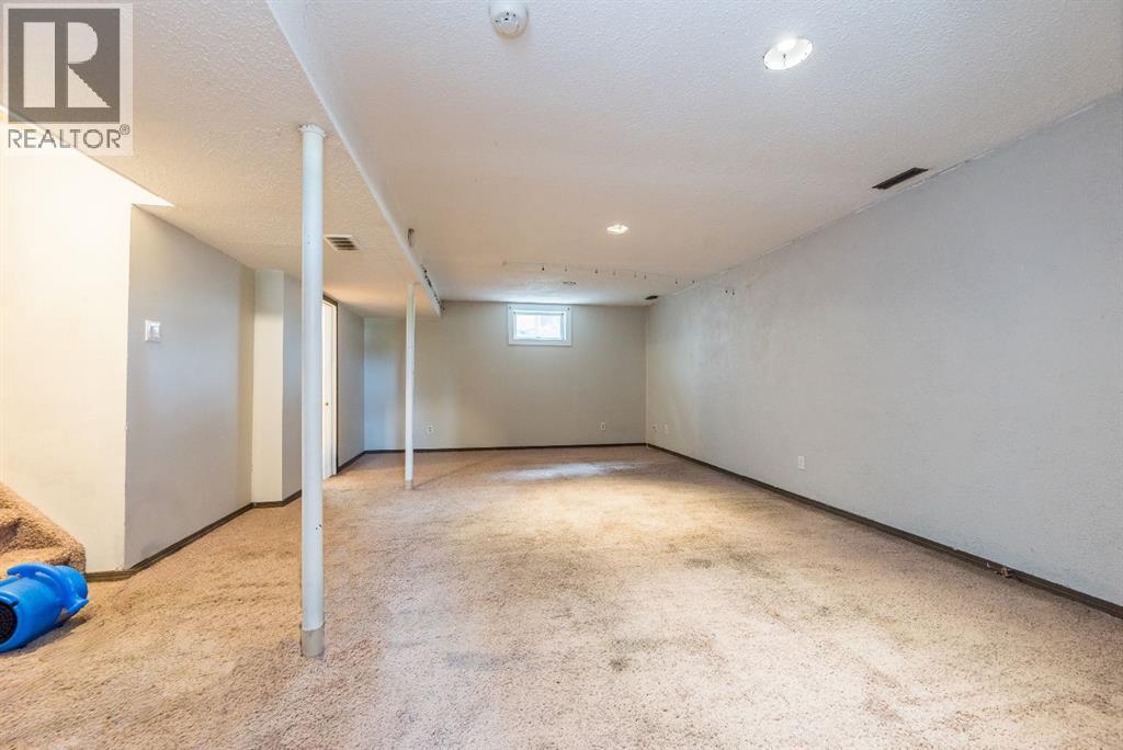 Single Family House Bungalow for Sale in   Avenue Mountview Grande Prairie 
