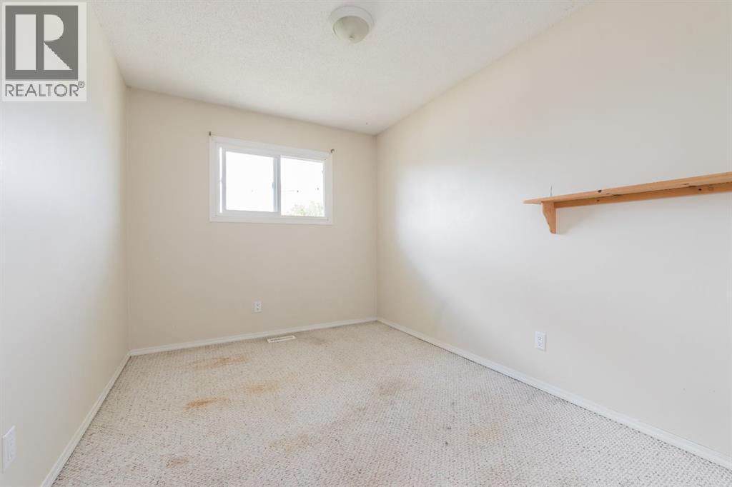 Single Family House Bungalow for Sale in   Avenue Mountview Grande Prairie 