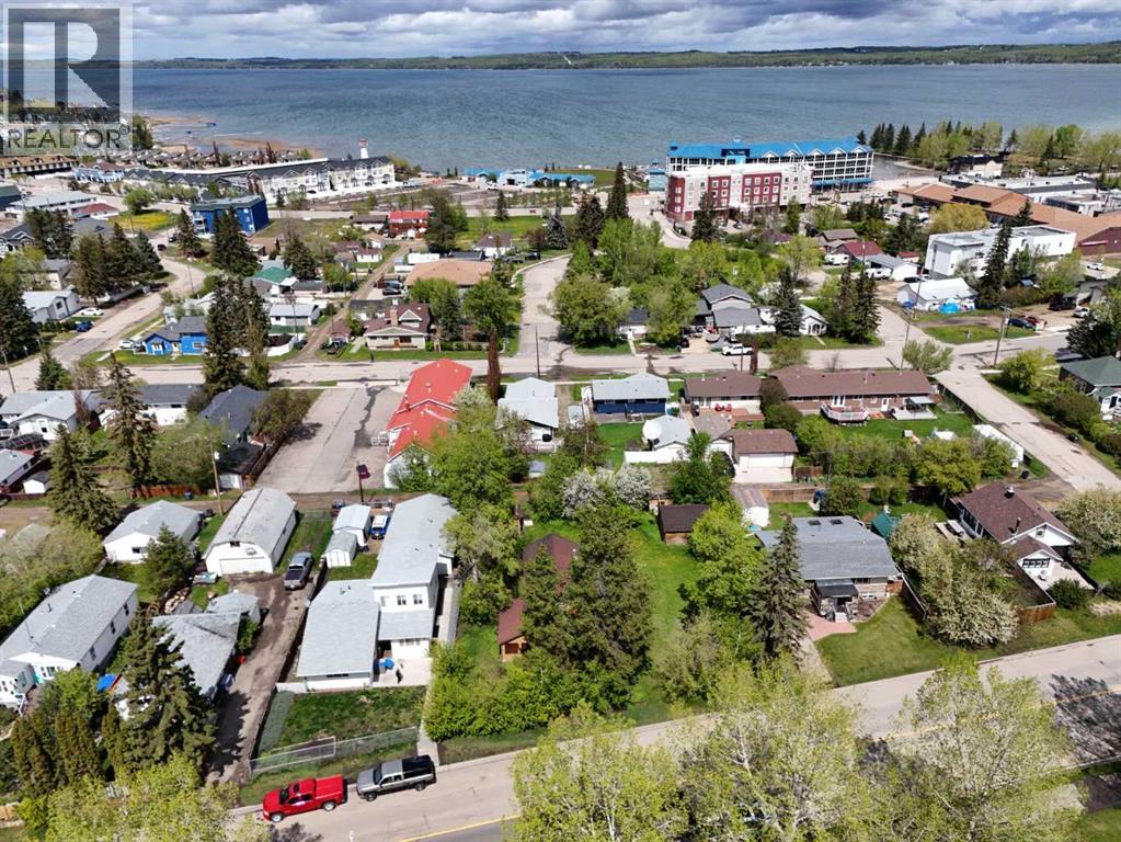 Photo 9 of 5116 50 Avenue, Sylvan Lake AB