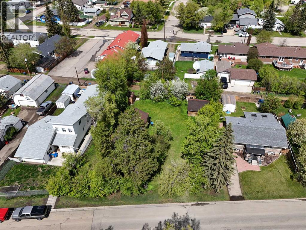Photo 6 of 5116 50 Avenue, Sylvan Lake AB