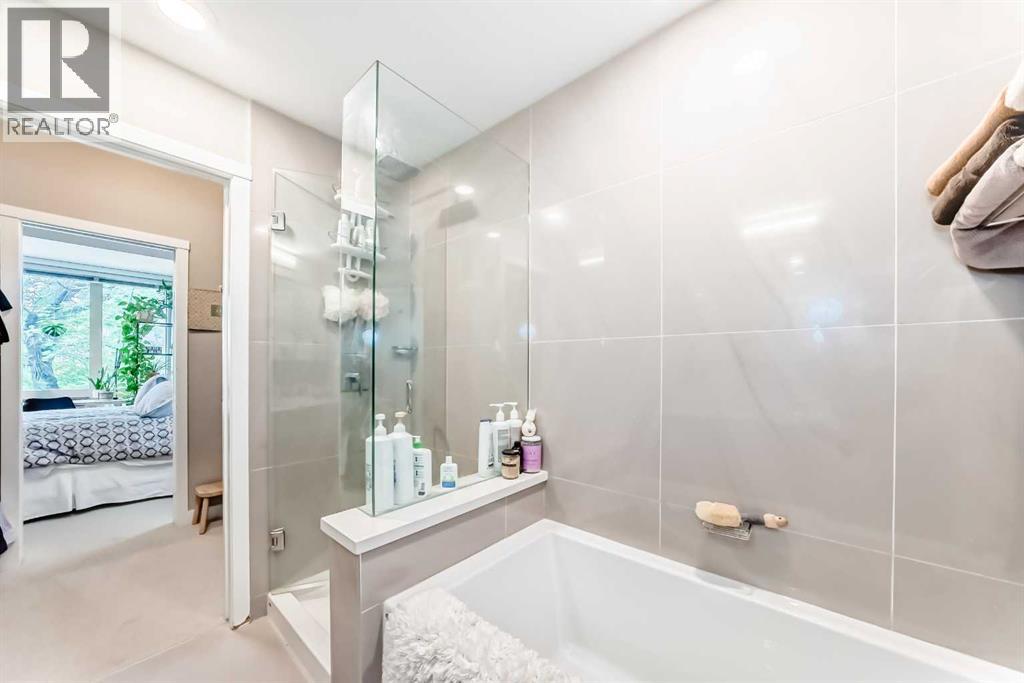 Single Family House for Sale in    Avenue NW Sunnyside Calgary 
