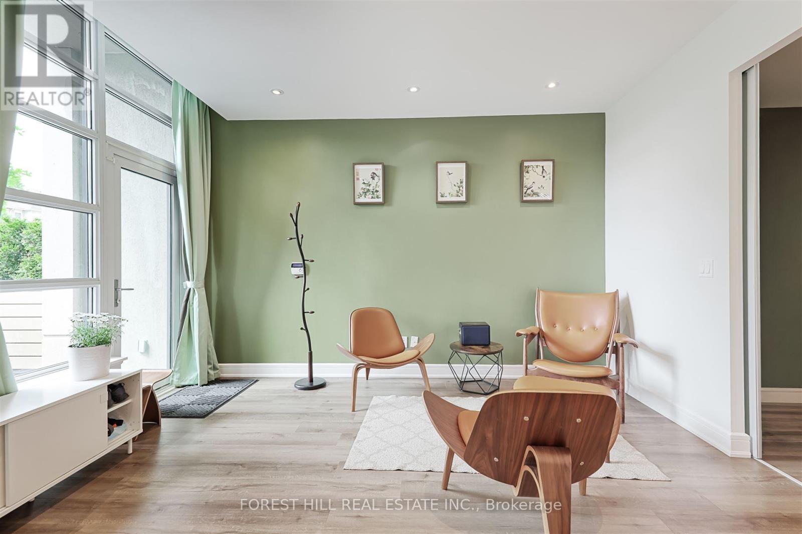 Photo 17 of Th 120 35 Brian Peck Crescent, Toronto ON