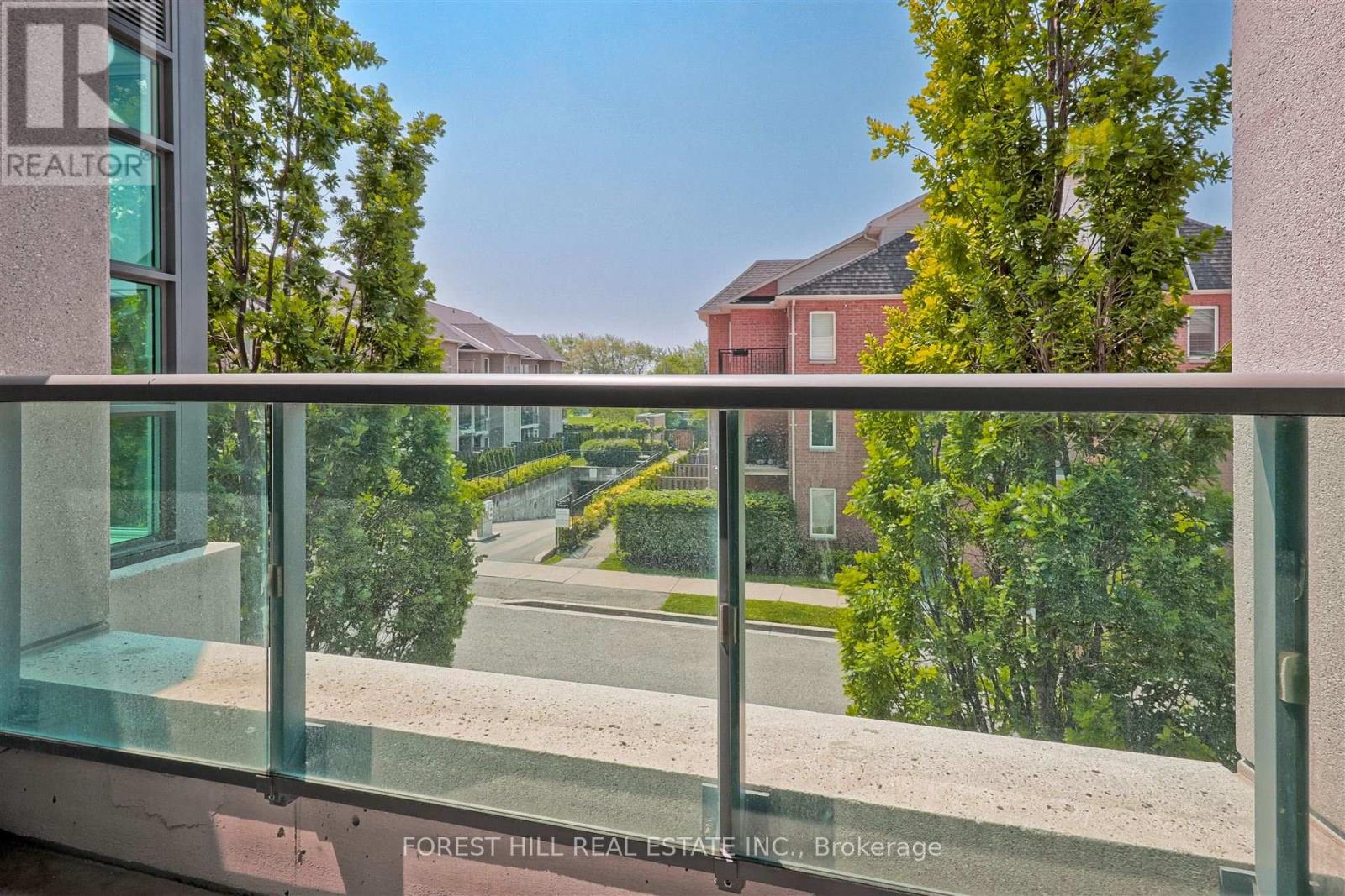 Photo 31 of Th 120 35 Brian Peck Crescent, Toronto ON