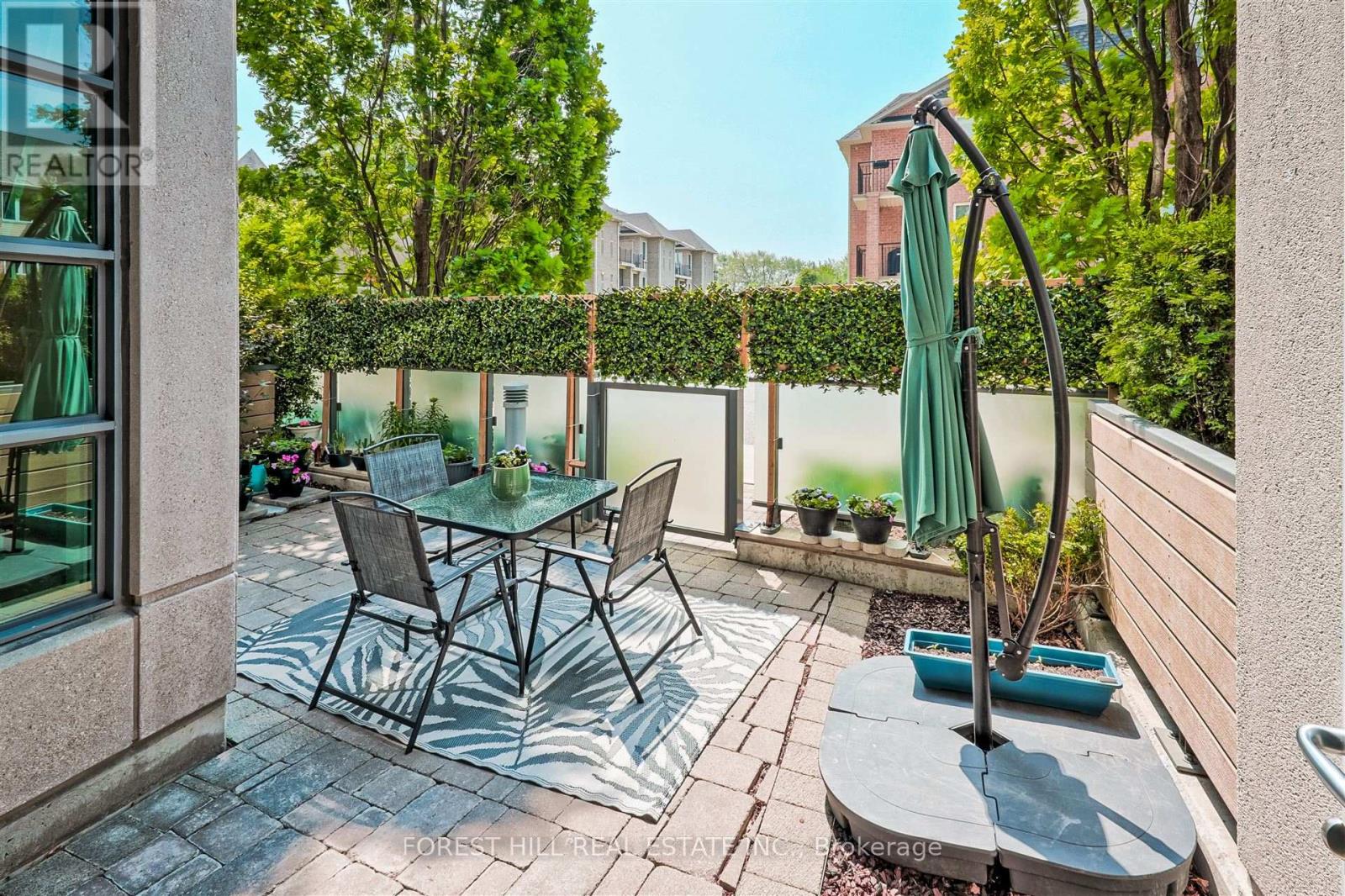 Photo 32 of Th 120 35 Brian Peck Crescent, Toronto ON