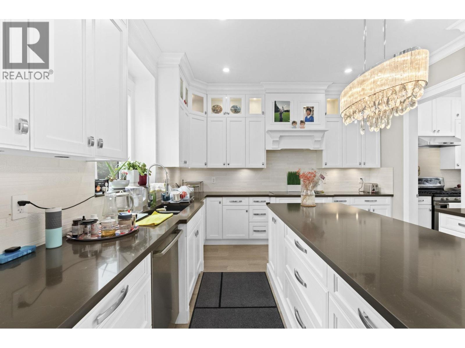 Photo 14 of 6326 Dawson Street, Burnaby BC