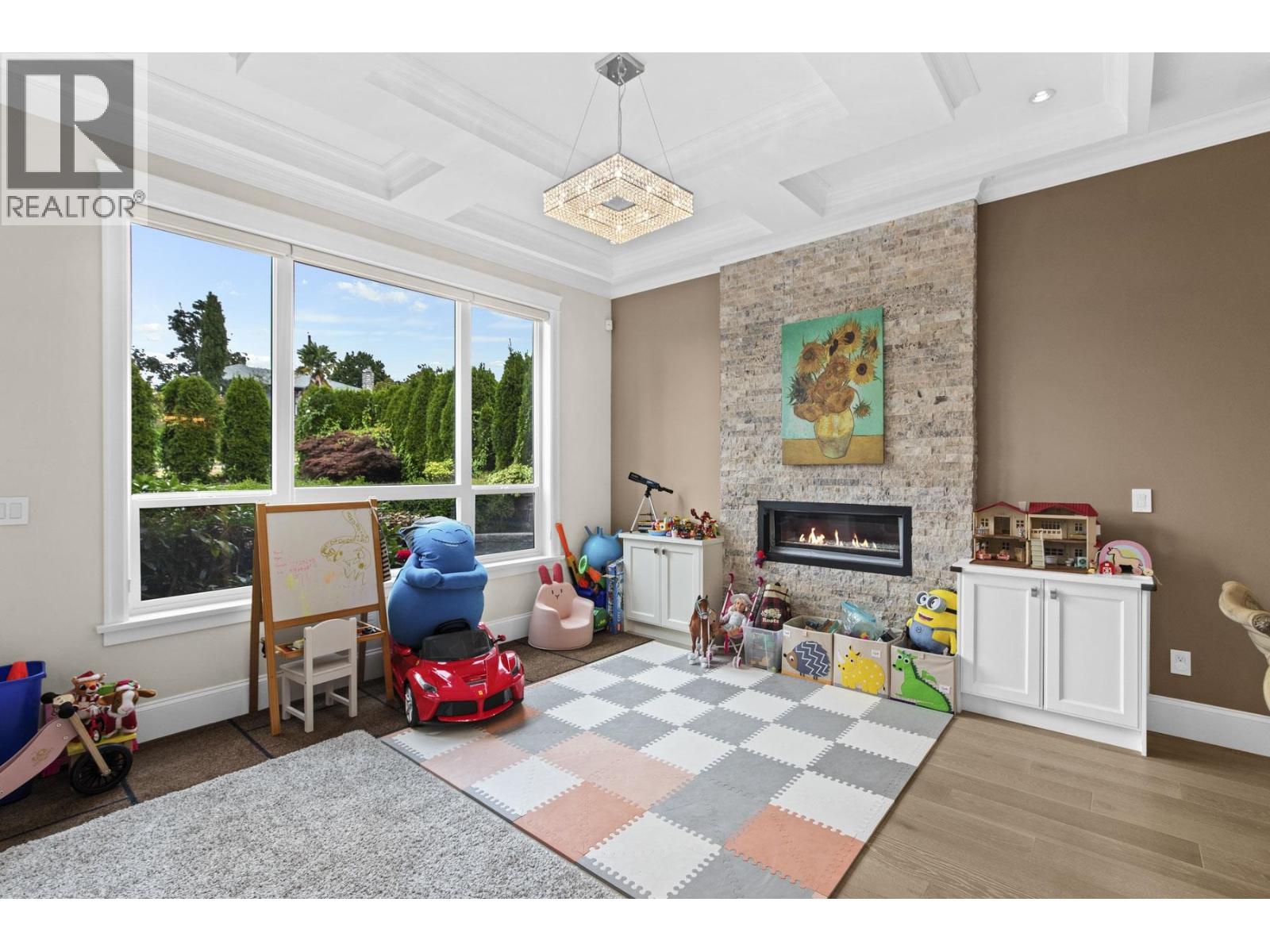 Photo 3 of 6326 Dawson Street, Burnaby BC