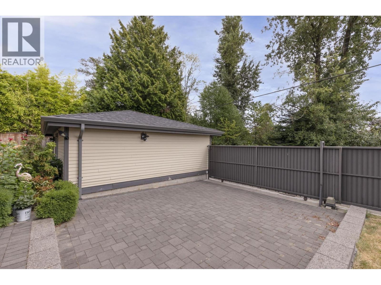 Photo 33 of 6326 Dawson Street, Burnaby BC