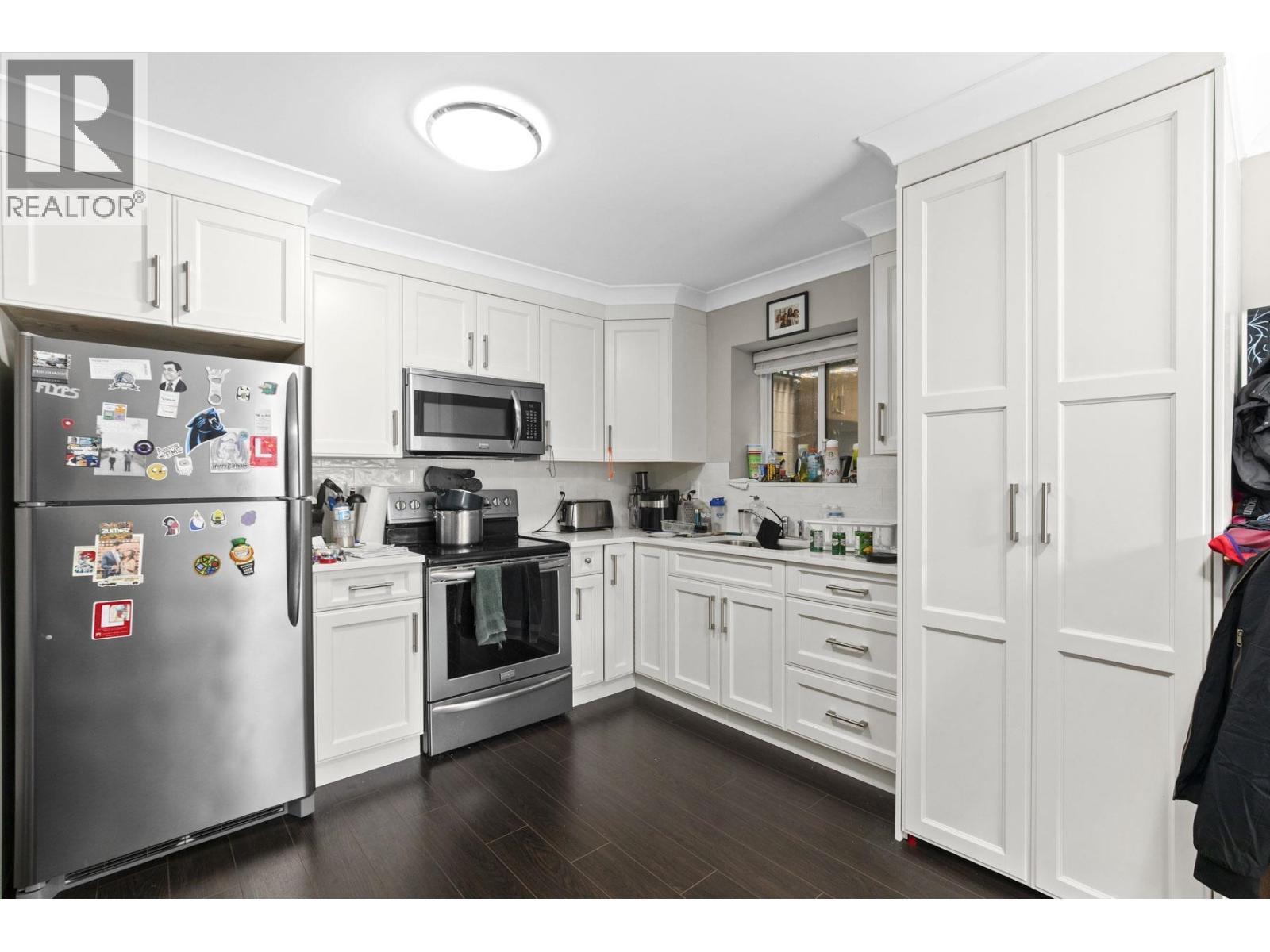 Photo 38 of 6326 Dawson Street, Burnaby BC