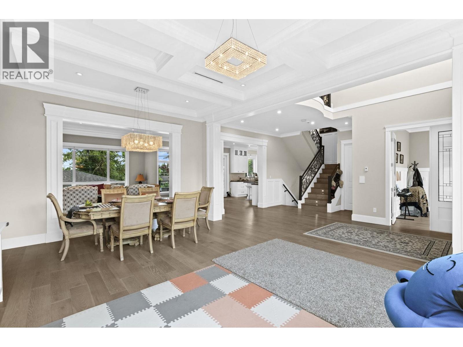 Photo 4 of 6326 Dawson Street, Burnaby BC