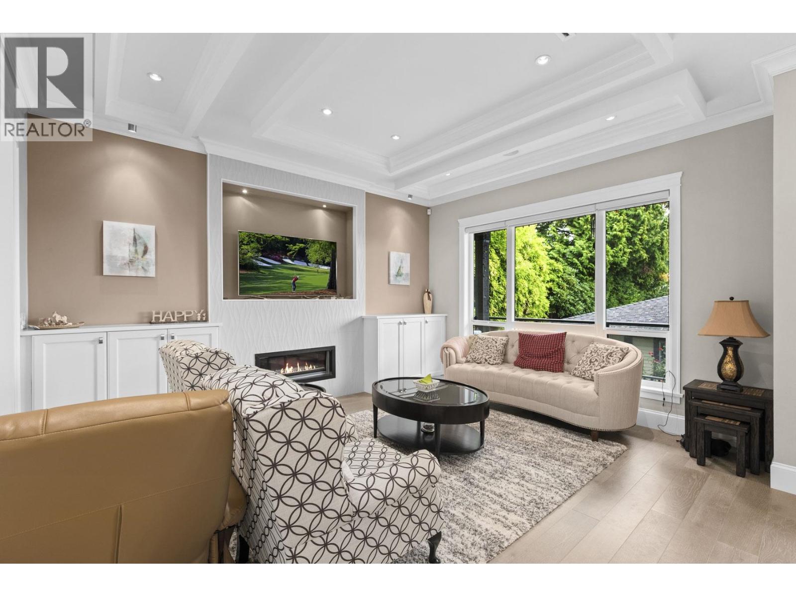 Photo 8 of 6326 Dawson Street, Burnaby BC