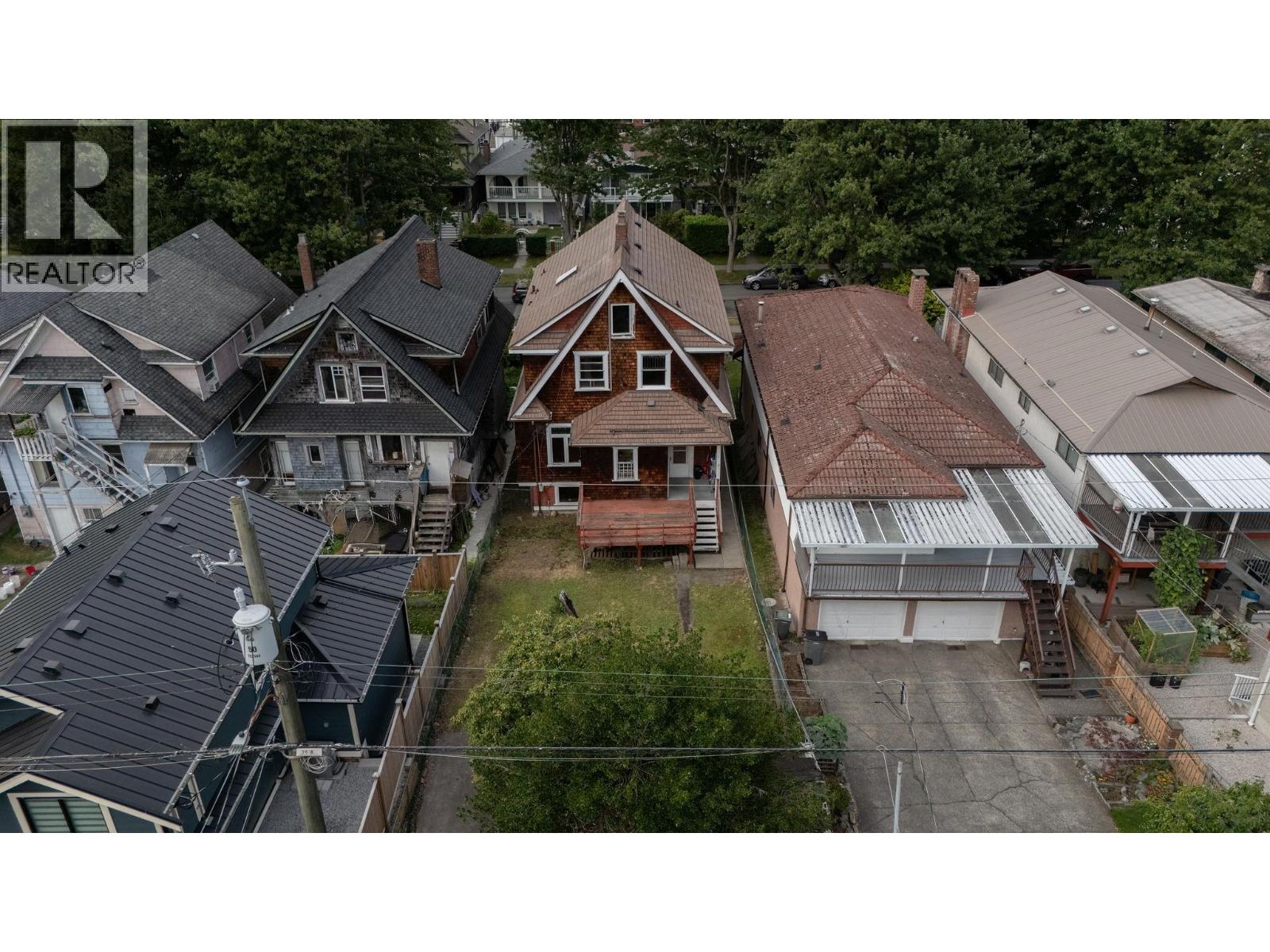 Photo 3 of 2680 Cambridge Street, Vancouver BC