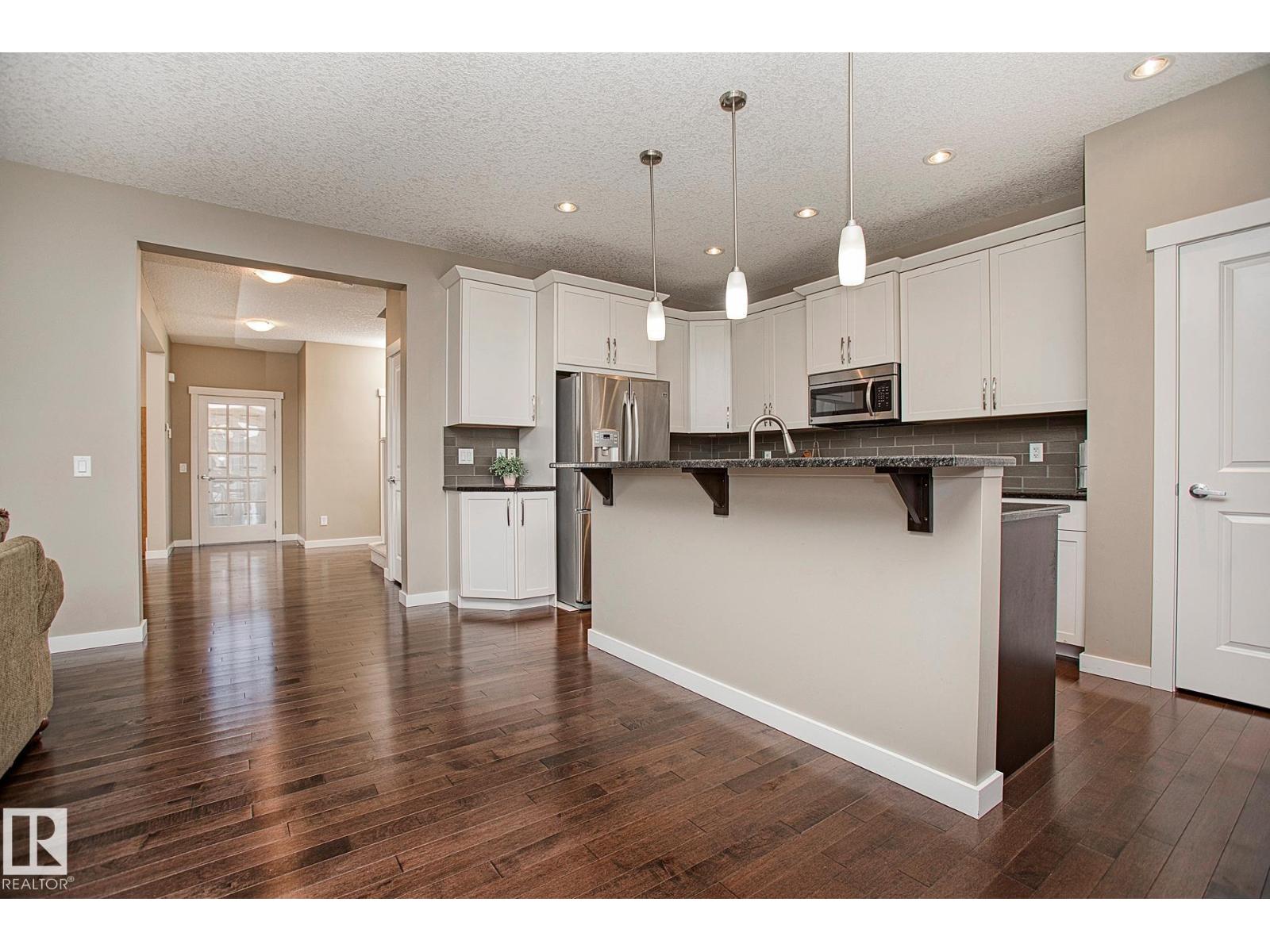 Photo 22 of 711 Decoteau Wy Nw, Edmonton AB