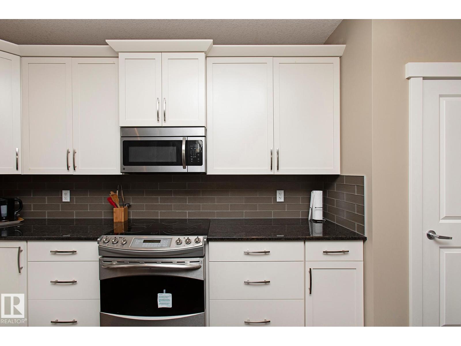 Photo 21 of 711 Decoteau Wy Nw, Edmonton AB