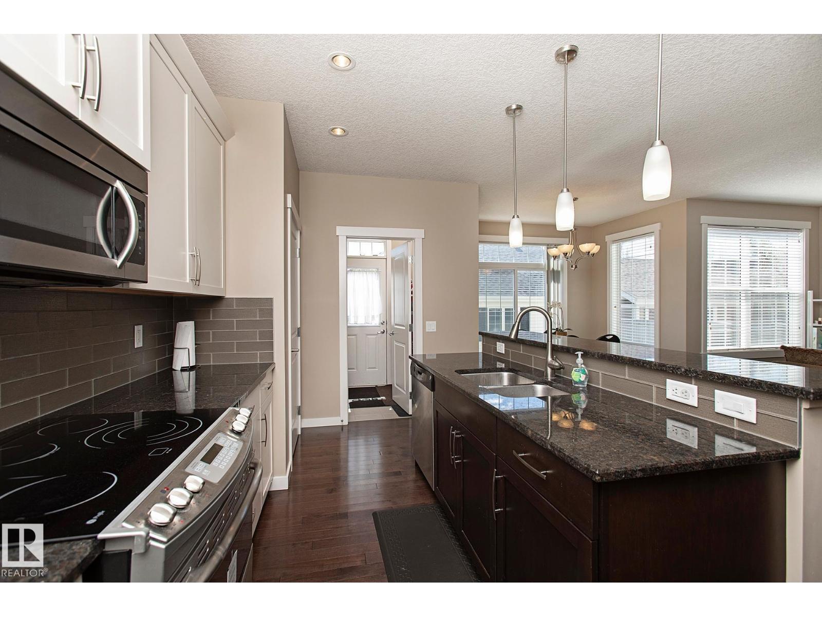 Photo 2 of 711 Decoteau Wy Nw, Edmonton AB