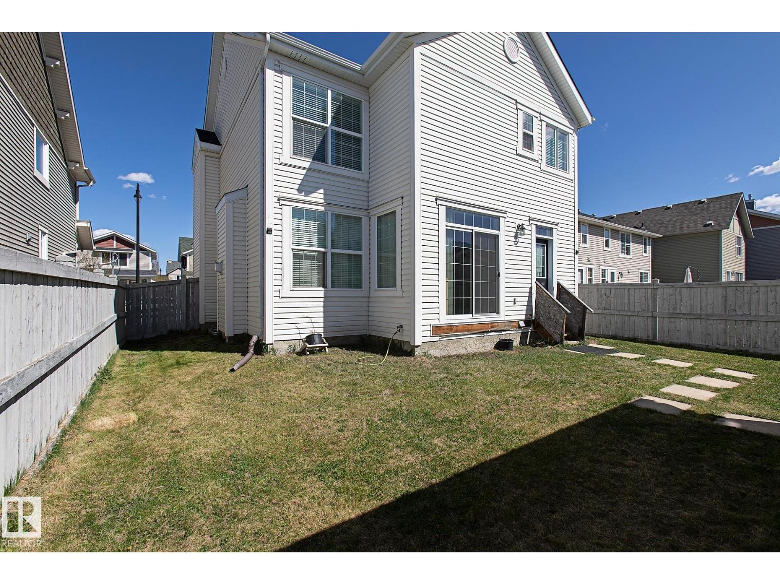 Photo 3 of 711 Decoteau Wy Nw, Edmonton AB